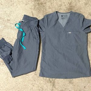 FIGS XS Graphite Set minor imperfections